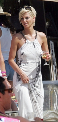 Sarah_on_the_beach_in_Ibiza_200609_4.jpg