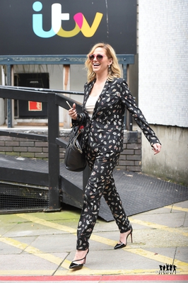 Leaving_the_ITV_Studios_05_09_17_283129.jpg
