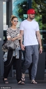 Sarah_Harding_and_Chad_Johnson_put_on_a_show_of_unity_to_leave_hotel_28_08_17_281229.jpg