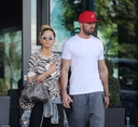 Sarah_Harding_and_Chad_Johnson_put_on_a_show_of_unity_to_leave_hotel_28_08_17_28129.jpg