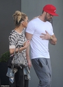 Sarah_Harding_and_Chad_Johnson_put_on_a_show_of_unity_to_leave_hotel_28_08_17_281329.jpg