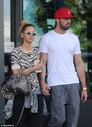 Sarah_Harding_and_Chad_Johnson_put_on_a_show_of_unity_to_leave_hotel_28_08_17_282529.jpg