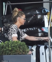 Sarah_Harding_and_Chad_Johnson_put_on_a_show_of_unity_to_leave_hotel_28_08_17_282729.jpg
