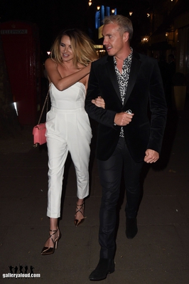 Arriving___Leaving_the_Waldorf_Hilton_hotel_15_09_17_283129.jpg
