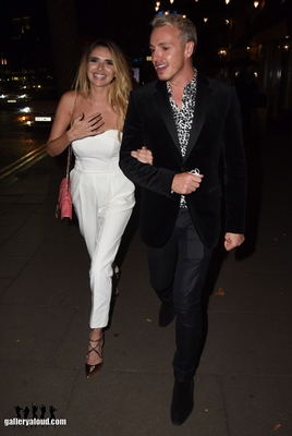 Arriving___Leaving_the_Waldorf_Hilton_hotel_15_09_17_283229.jpg
