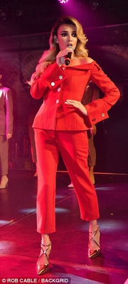 G-A-Y_16_09_17_288429.jpg
