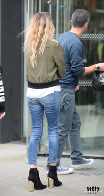 Arriving_at_Gaydio_Radio_Station_Manchester_27_09_17_284229.jpg