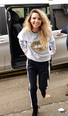Arriving_at_Signal_Radio_in_Stoke_on_Trent_26_09_17_28729.jpg