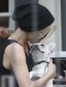 Sarah_Harding_at_pub_with_friends_120609_9.jpg