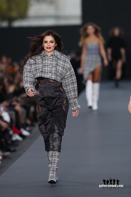 L_Oreal_Paris_Fashion_Show_01_10_17_287129.jpg