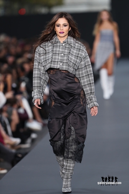 L_Oreal_Paris_Fashion_Show_01_10_17_287329.jpg