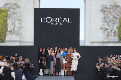 L_Oreal_Paris_Fashion_Show_01_10_17_287929.jpg