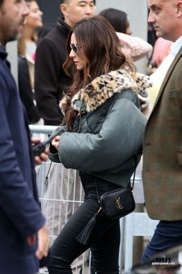 Leaving_L_Oreal_Fashion_Show_01_10_17_281929.jpg