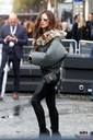Leaving_L_Oreal_Fashion_Show_01_10_17_281829.jpg