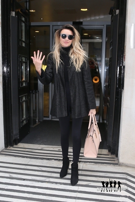 At_BBC_Radio_2_studios_03_10_17_282229.jpg
