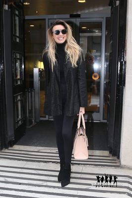 At_BBC_Radio_2_studios_03_10_17_282429.jpg