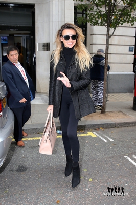 At_BBC_Radio_2_studios_03_10_17_283529.jpg