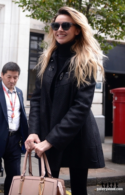 At_BBC_Radio_2_studios_03_10_17_286329.jpg