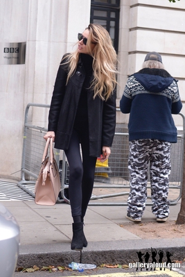 At_BBC_Radio_2_studios_03_10_17_287029.jpg
