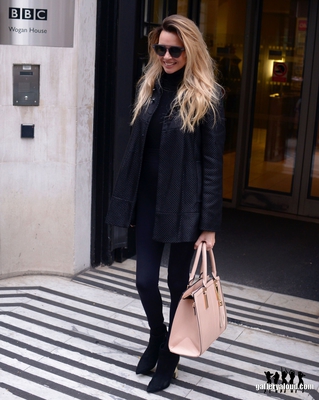 At_BBC_Radio_2_studios_03_10_17_287429.jpg