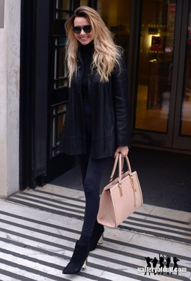 At_BBC_Radio_2_studios_03_10_17_287729.jpg