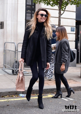 At_BBC_Radio_2_studios_03_10_17_288329.jpg