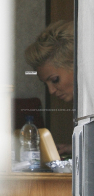 Sarah_Harding_on_the_set_of_St_Trinians_movie_110709_25.jpg