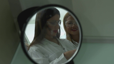Come_Behind_the_Scenes_with_the_NEW_L_OrealXCheryl_Lip_Kits_mp40064.jpg