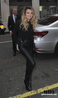 Outside_the_BBC_Radio_2_studios_10_10_17_281729.jpg