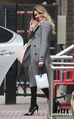 Outside_the_BBC_Radio_2_studios_10_10_17_285629.jpg