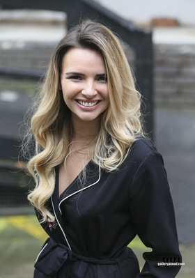 Leaving_the_ITV_studios_26_10_17_283829.jpg