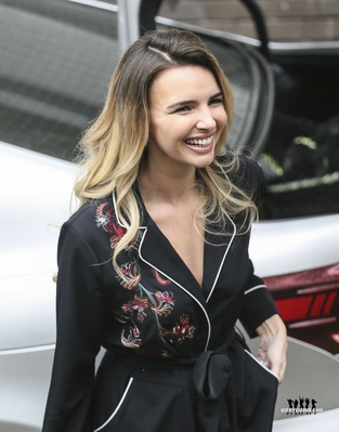 Leaving_the_ITV_studios_26_10_17_285029.jpg