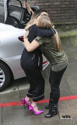 Leaving_the_ITV_studios_26_10_17_285829.jpg