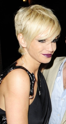 Sarah_Harding_and_Tom_leaving_24_nightclub_110709_1.jpg