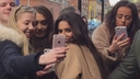 Cheryl_Meets_Fans_at_Prince2592s_Trust_Centre_Opening_mp40005.jpg