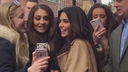 Cheryl_Meets_Fans_at_Prince2592s_Trust_Centre_Opening_mp40009.jpg