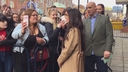 Cheryl_Meets_Fans_at_Prince2592s_Trust_Centre_Opening_mp40017.jpg