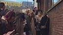 Cheryl_Meets_Fans_at_Prince2592s_Trust_Centre_Opening_mp40067.jpg