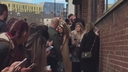 Cheryl_Meets_Fans_at_Prince2592s_Trust_Centre_Opening_mp40068.jpg