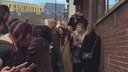 Cheryl_Meets_Fans_at_Prince2592s_Trust_Centre_Opening_mp40074.jpg