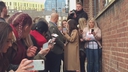 Имя файла=Cheryl_Meets_Fans_at_Prince2592s_Trust_Centre_Opening_mp40086.jpg
Размер файла=208КБ
Размеры=1920x1080
Дата=Фев 23, 2018 Cheryl_Meets_Fans_at_Prince2592s_Trust_Centre_Opening_mp40086.jpg