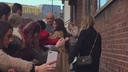 Имя файла=Cheryl_Meets_Fans_at_Prince2592s_Trust_Centre_Opening_mp40095.jpg
Размер файла=165КБ
Размеры=1920x1080
Дата=Фев 23, 2018 Cheryl_Meets_Fans_at_Prince2592s_Trust_Centre_Opening_mp40095.jpg