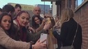 Cheryl_Meets_Fans_at_Prince2592s_Trust_Centre_Opening_mp40107.jpg