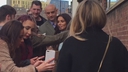 Cheryl_Meets_Fans_at_Prince2592s_Trust_Centre_Opening_mp40122.jpg