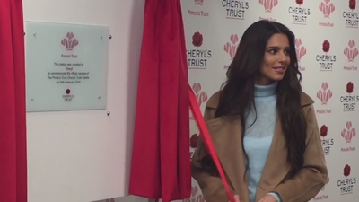 Cheryl_Opens_Prince2592s_Trust_Centre_mp40031.jpg