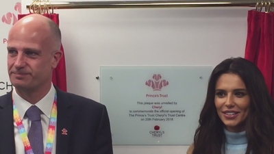Cheryl_Opens_Prince2592s_Trust_Centre_mp40089.jpg