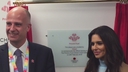 Имя файла=Cheryl_Opens_Prince2592s_Trust_Centre_mp40087.jpg
Размер файла=115КБ
Размеры=1920x1080
Дата=Фев 23, 2018 Cheryl_Opens_Prince2592s_Trust_Centre_mp40087.jpg