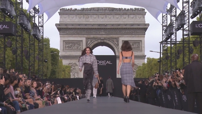 Defile_L_Oreal_Paris_Champs-Elysees_2017_mp40207.jpg