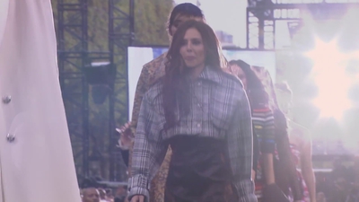 Defile_L_Oreal_Paris_Champs-Elysees_2017_mp41031.jpg
