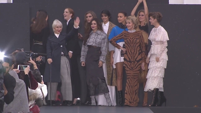 Defile_L_Oreal_Paris_Champs-Elysees_2017_mp41082.jpg